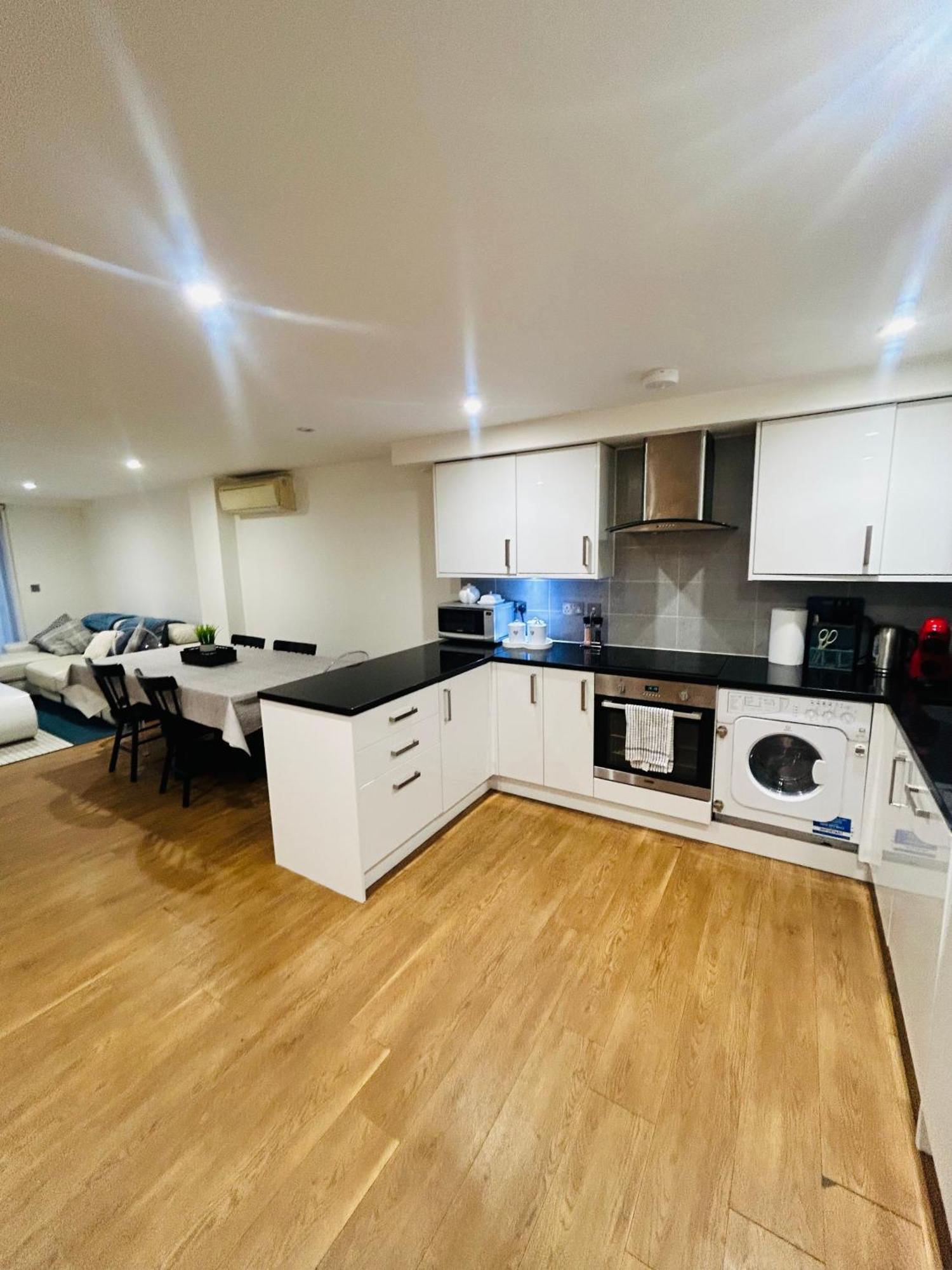 לונדון Modern 2 Bed 2 Bath Apartment With Outdoor Space Hyde Park מראה חיצוני תמונה